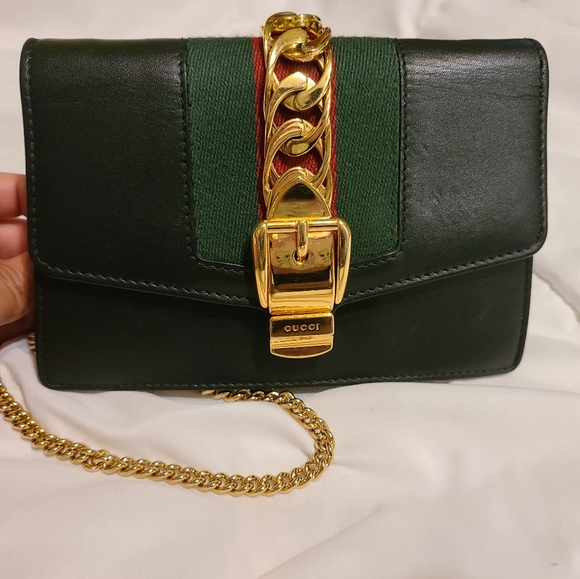 Gucci Mini Sylvie Chain Bag - Picture 4 of 5